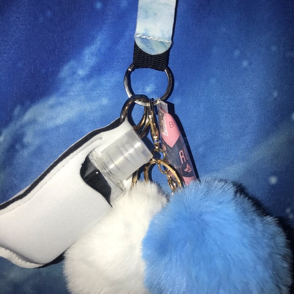 Keychain ✨ - Picture 2 of 2